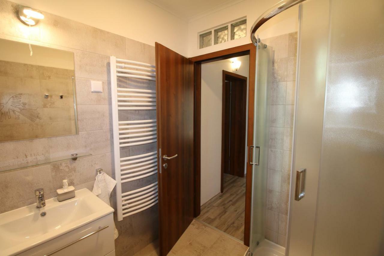 Szent Iván Apartman Eger Esterno foto