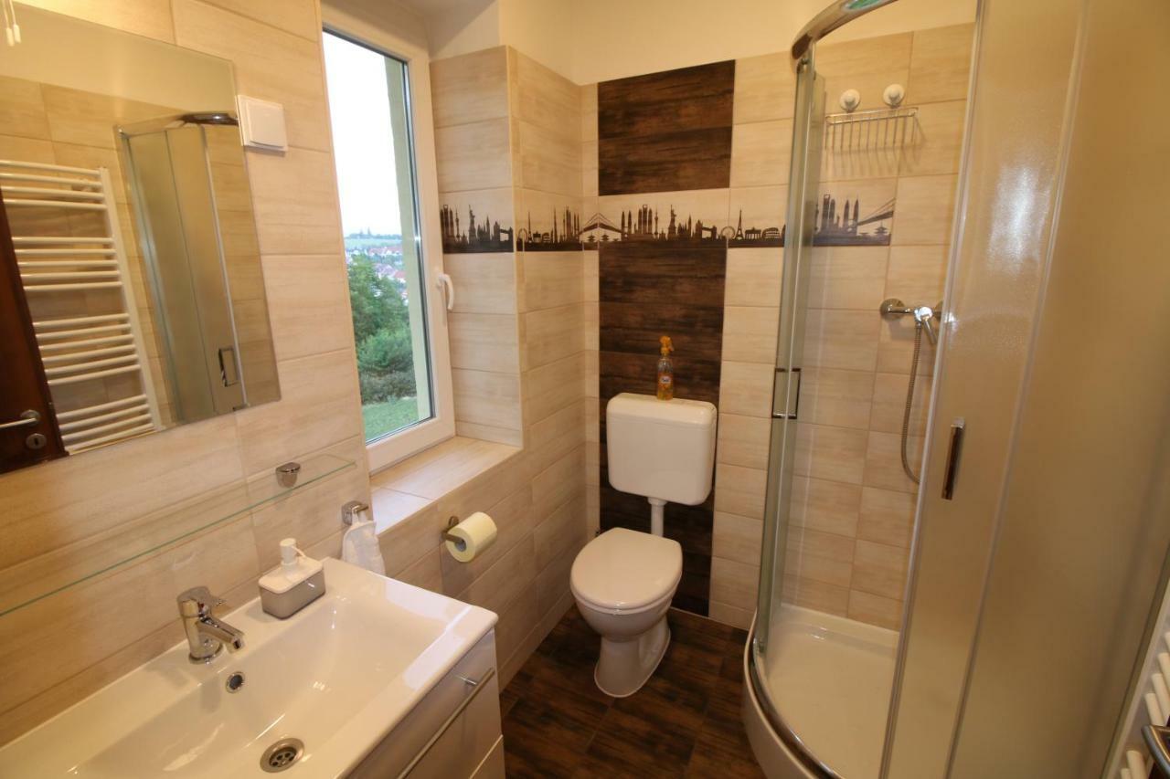 Szent Iván Apartman Eger Esterno foto